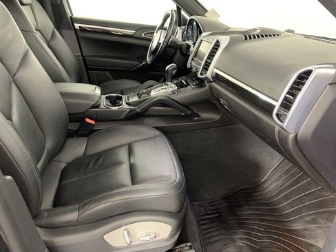 Used 2014 Porsche Cayenne w/ Basic Package image 16