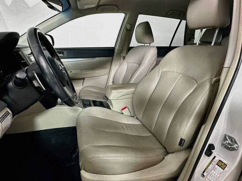 Used 2011 Subaru Outback 2.5i Premium w/ All-Weather Pkg AWD/4WD image 8