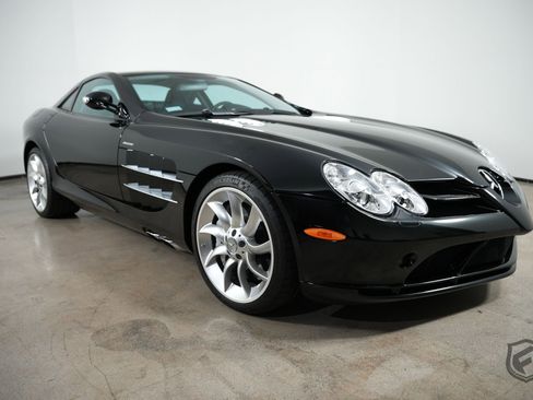 Used 2006 Mercedes-Benz SLR image 2