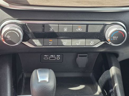 Used 2024 Nissan Altima 2.5 SV FWD image 13