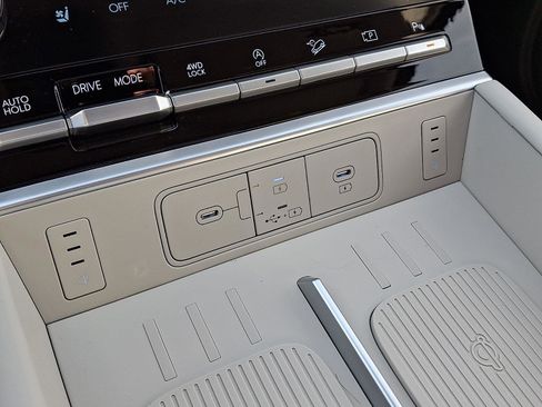 Certified 2026 Hyundai Santa Fe Limited image 25