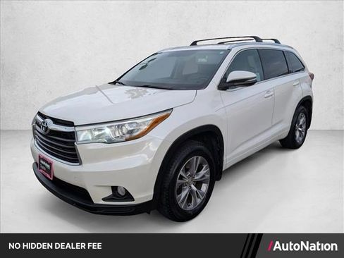 Used 2015 Toyota Highlander XLE AWD/4WD image 1