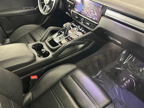 Used 2023 Porsche Cayenne S image 15
