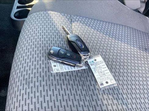 Used 2015 Ford F150 XLT image 11