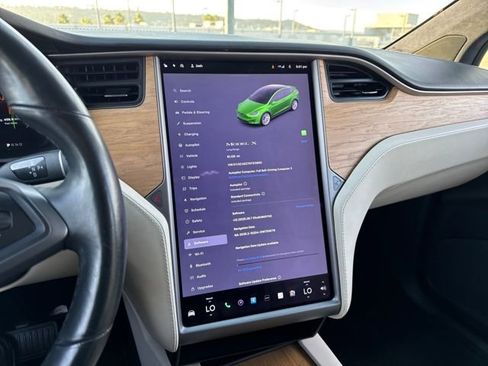 Used 2019 Tesla Model X Long Range image 12