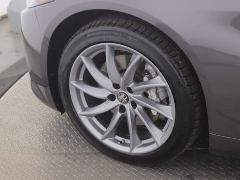 Used 2024 Alfa Romeo Giulia Ti AWD/4WD image 13