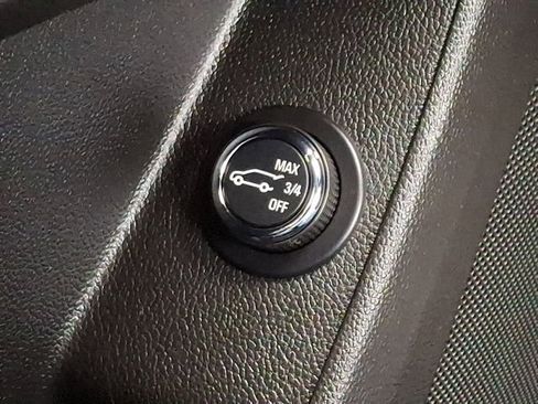 Used 2023 Chevrolet Traverse LT AWD/4WD image 25