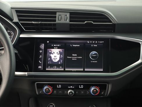 Certified 2025 Audi Q3 2.0T Premium Plus w/ Premium Plus Package image 19