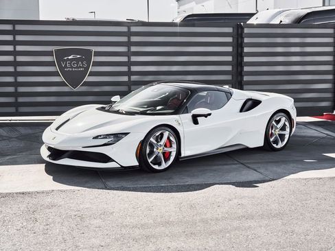 Used 2025 Ferrari SF90 Spider image 6