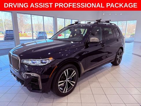 Used 2022 BMW X7 M50i image 3
