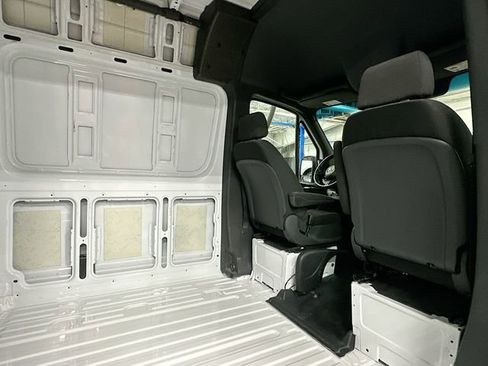 Used 2025 Mercedes-Benz Sprinter 2500 image 24