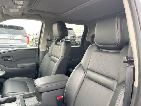Used 2024 Nissan Frontier SL w/ Technology Package RWD image 12