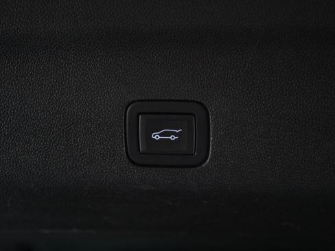 Used 2023 Chevrolet Suburban RST w/ Luxury Package AWD/4WD image 18