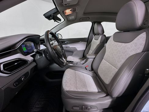 Used 2023 Chevrolet Bolt EUV Premier w/ Sun & Sound Package FWD image 13