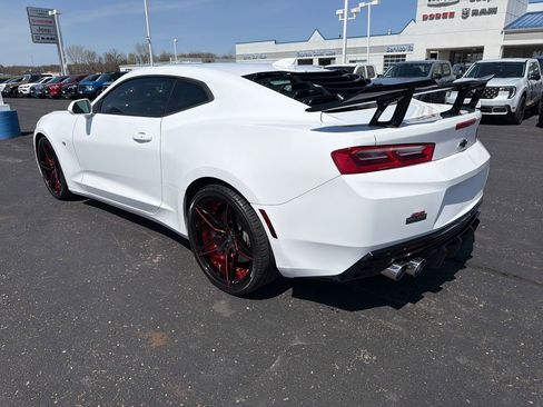 Used 2018 Chevrolet Camaro SS RWD image 3