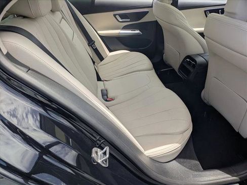 Used 2026 Mercedes-Benz E 350 4MATIC Sedan image 19