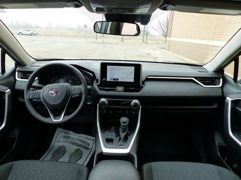 Used 2025 Toyota RAV4 XLE w/ Convenience Package image 36