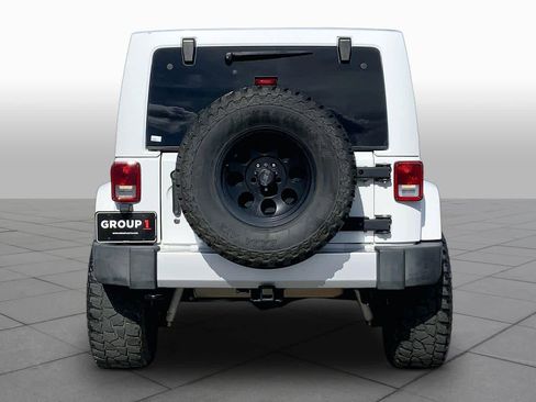 Used 2015 Jeep Wrangler Unlimited Sahara w/ Max Tow Package image 5