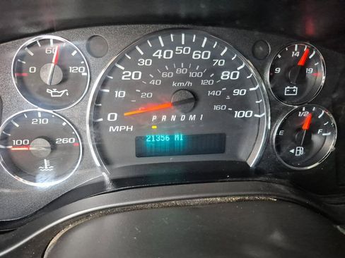 Certified 2023 Chevrolet Express 2500 w/ Driver Convenience Package image 20