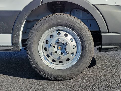 New 2025 Ford Transit 250 Low Roof AWD image 8