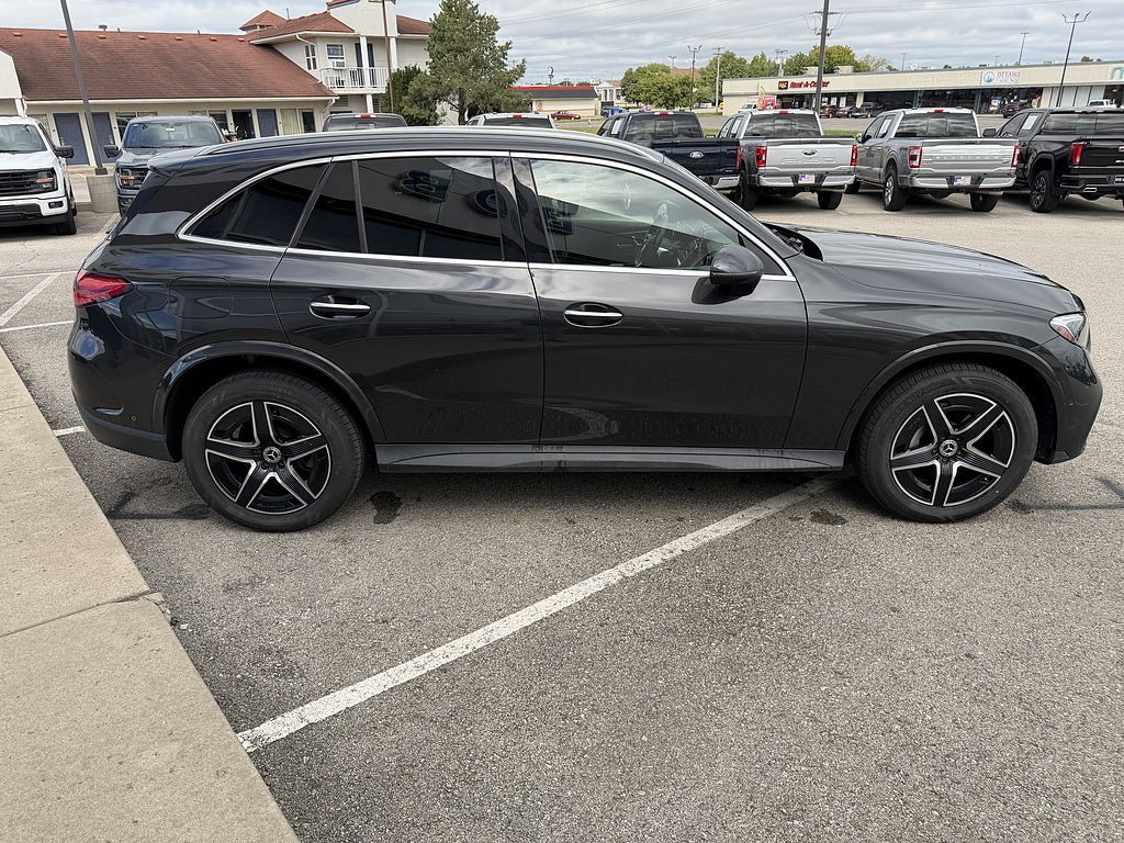 Used 2024 Mercedes-Benz GLC 300 4MATIC image 5