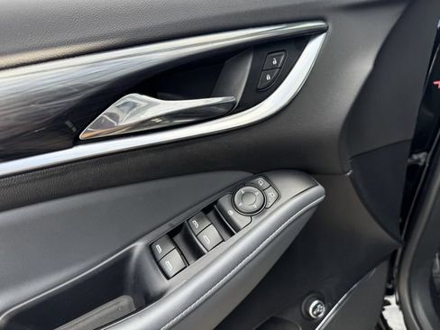 Used 2018 Buick Enclave Essence FWD image 21