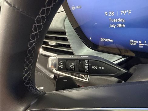 Used 2025 Buick Envision Preferred AWD/4WD image 37