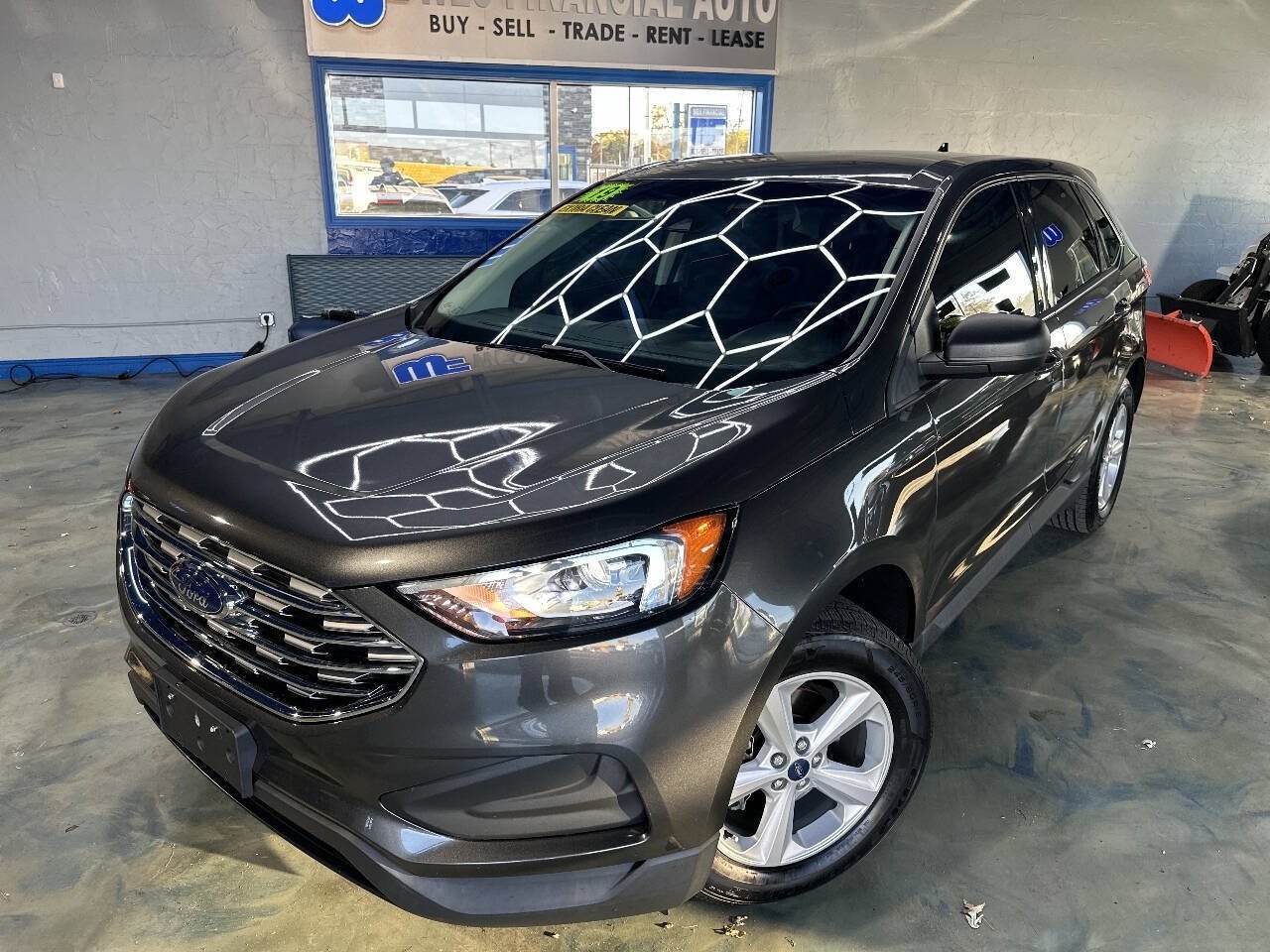 Used 2019 Ford Edge SE FWD image 1