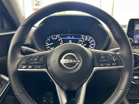 Used 2025 Nissan Sentra SR FWD image 21