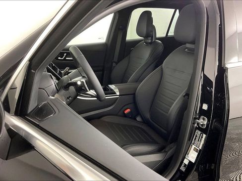 Used 2026 Mercedes-Benz GLC 300 4MATIC image 9