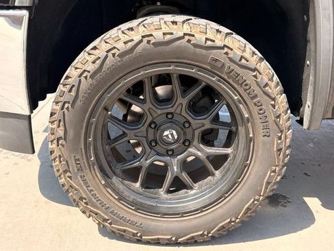 Used 2018 GMC Sierra 1500 SLT AWD/4WD image 4