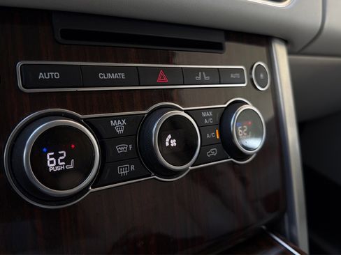 Used 2016 Land Rover Range Rover HSE image 28