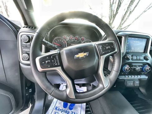 Used 2022 Chevrolet Silverado 1500 LT image 11