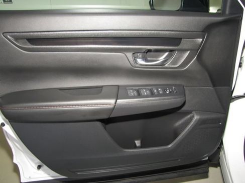 Certified 2025 Honda CR-V Sport image 10