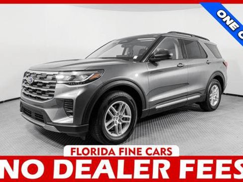 Used 2025 Ford Explorer Active RWD image 1