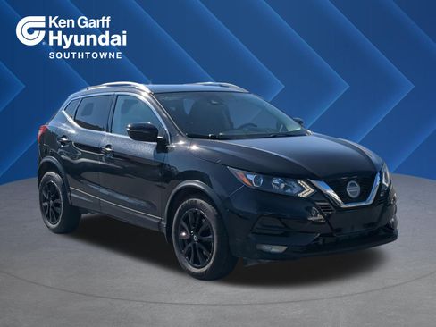 Used 2020 Nissan Rogue Sport SV w/ All-Weather Package AWD/4WD image 1
