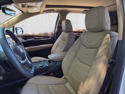 Used 2024 Cadillac XT5 Premium Luxury w/ Platinum Package AWD/4WD image 15
