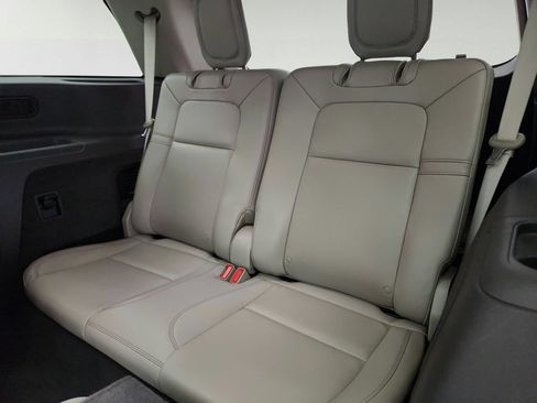 Used 2023 Lincoln Aviator AWD w/ Premium Package image 24