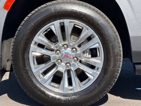 Used 2022 GMC Yukon XL Denali AWD/4WD image 34