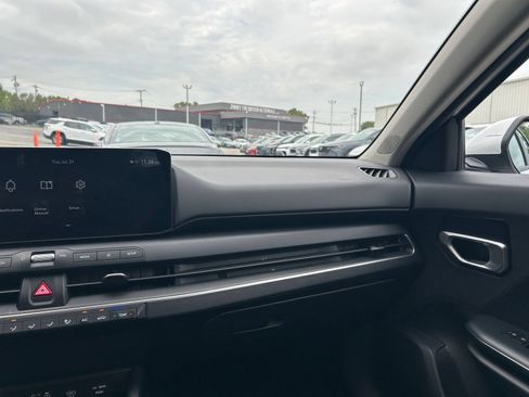 Used 2026 Kia K4 FWD image 30