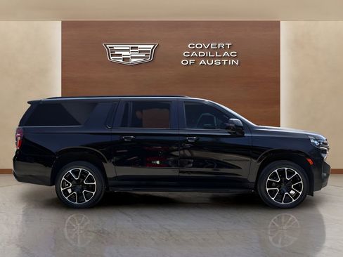 Used 2022 Chevrolet Suburban RST w/ Luxury Package RWD image 5