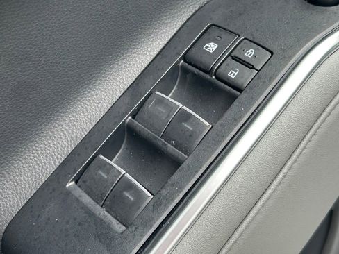 Used 2023 Toyota Highlander Limited image 28