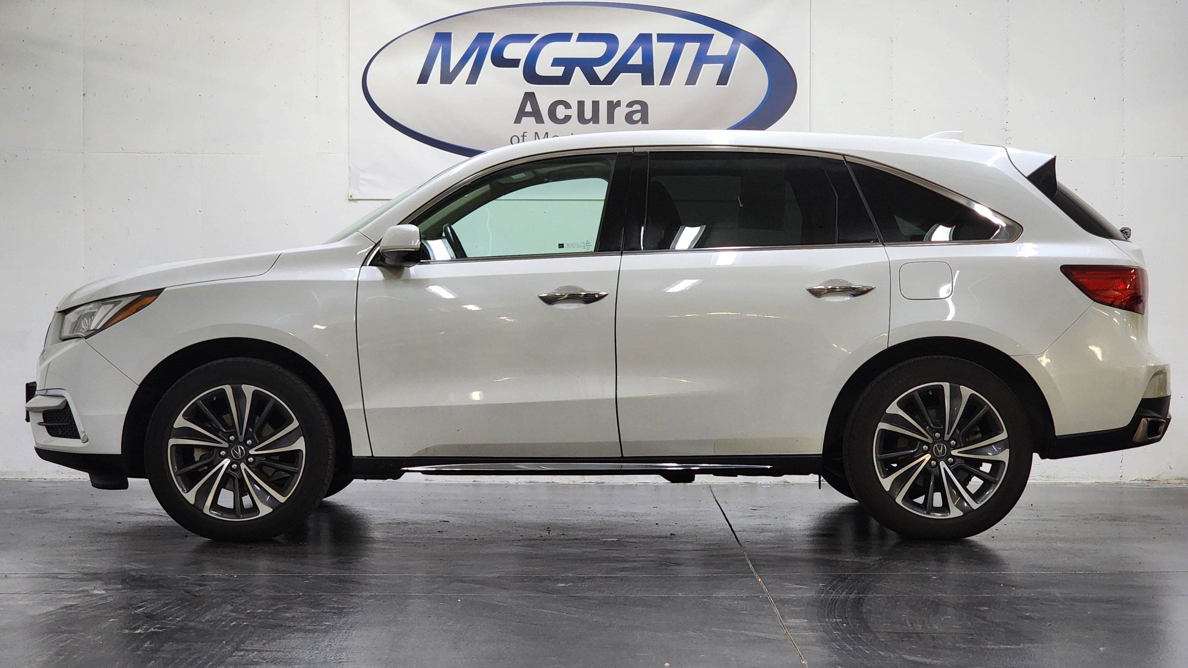 Used 2020 Acura MDX w/ Technology Package AWD/4WD image 11