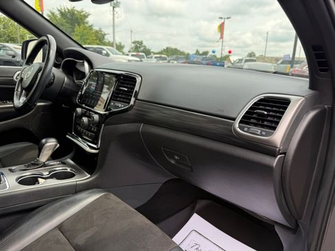 Used 2020 Jeep Grand Cherokee Altitude AWD/4WD image 25