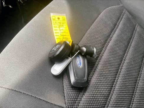 Used 2020 Ford Fusion SE FWD image 15