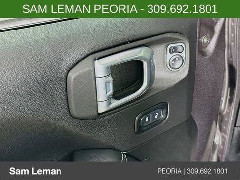 Used 2022 Jeep Wrangler Unlimited Sahara w/ Cold Weather Group image 18