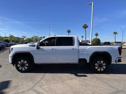 Used 2025 GMC Sierra 2500 Denali w/ Denali Reserve Package image 4