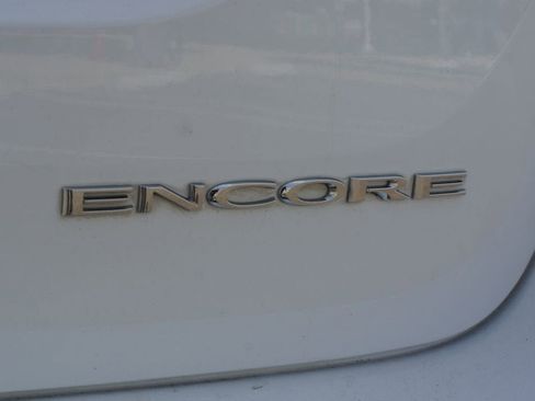 Used 2022 Buick Encore Preferred w/ Safety Package FWD image 17