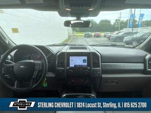 Used 2021 Ford F350 XLT w/ XLT Premium Package AWD/4WD image 4