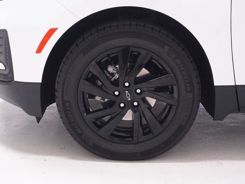 Used 2023 Chevrolet Equinox LS w/ LS Convenience Package image 11